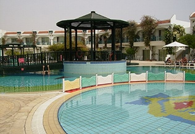 Al Bostan Park 2